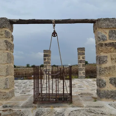 Alloggio per agriturismo Masseria Revinaldi Castel Del Monte (Apulia)