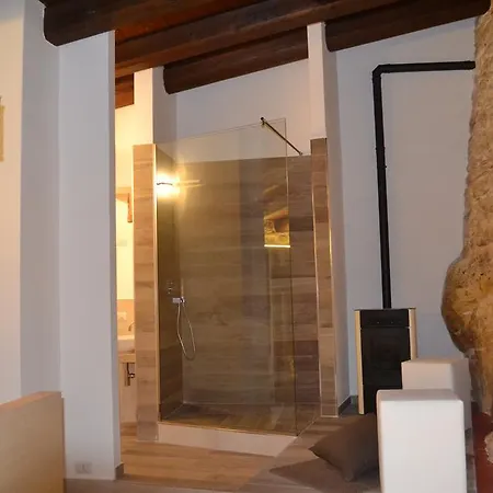 Alloggio per agriturismo Masseria Revinaldi Castel Del Monte (Apulia)